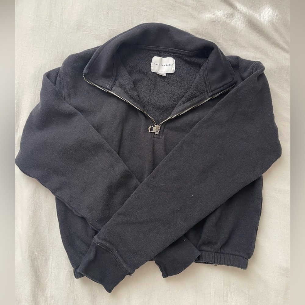 American Eagle cropped sweatshirt